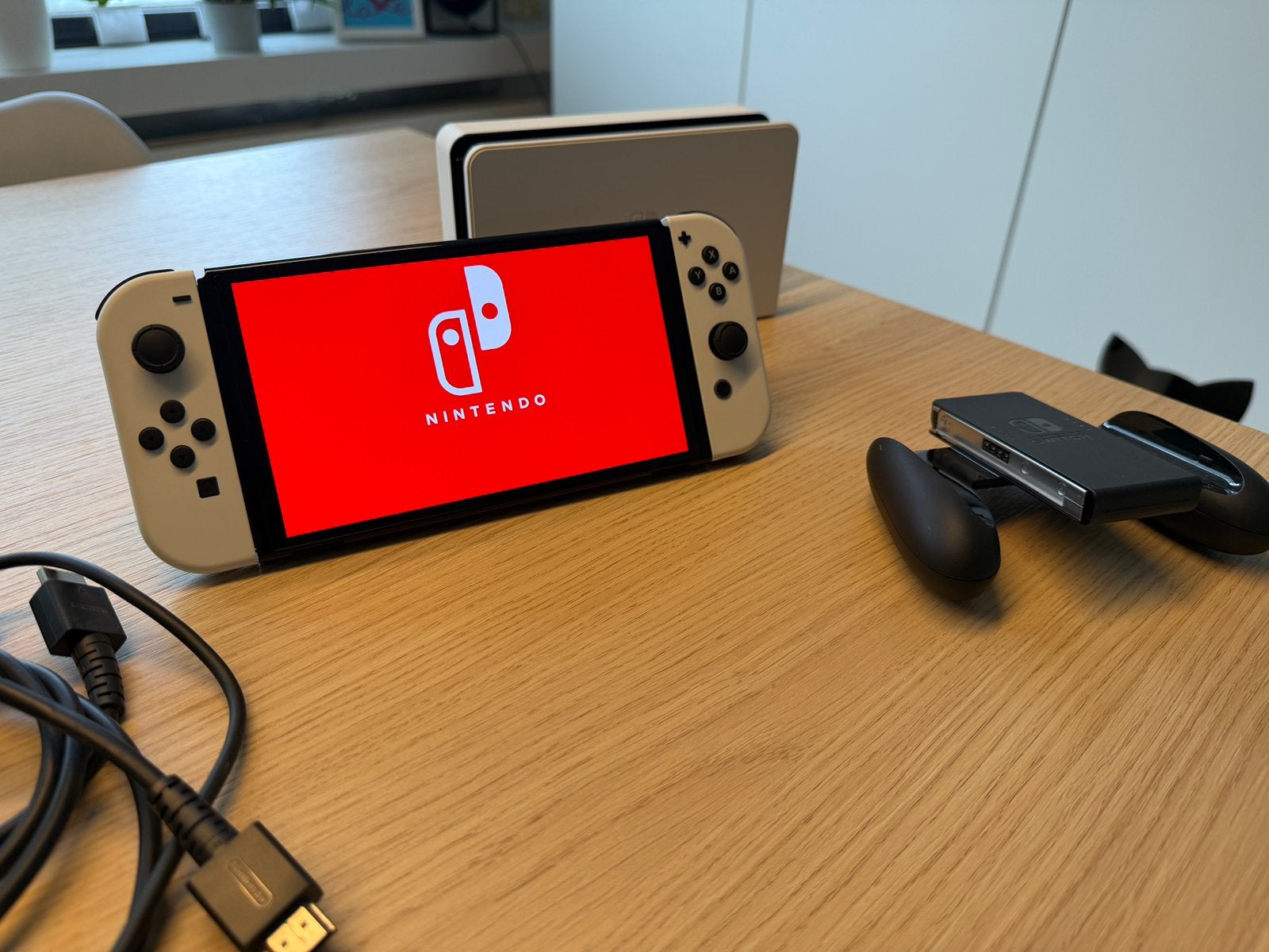 Nintendo Swich OLED met 2 spelletjes, Games en Spelcomputers, Met games, Met 2 controllers, Zo goed als nieuw, Switch OLED