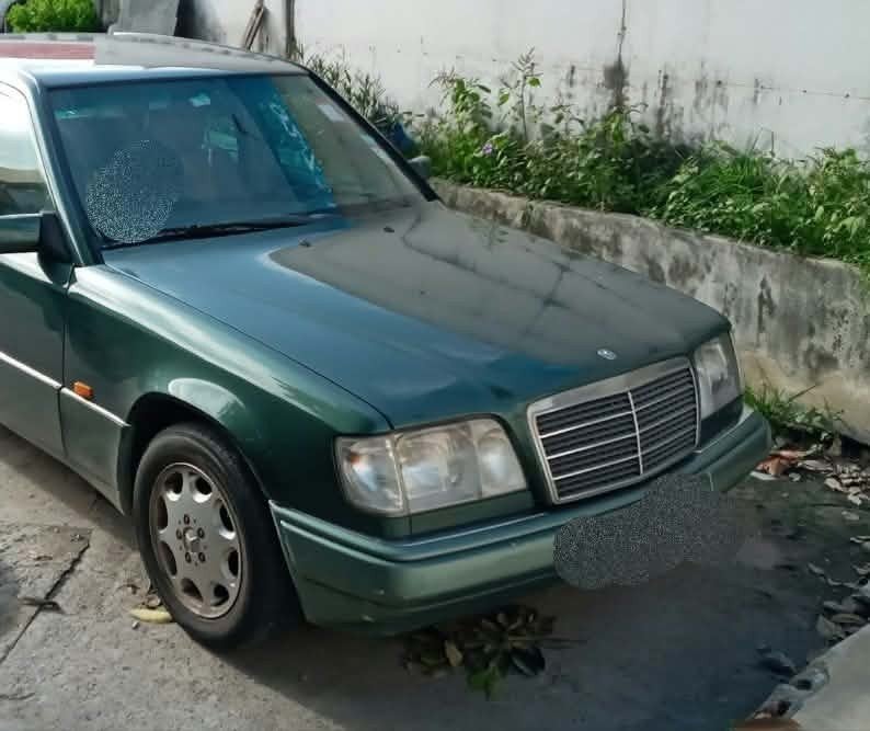 Mercedes Benz de E 220d 1994, Autos, Cuir, Achat, Mercedes-Benz, Automatique
