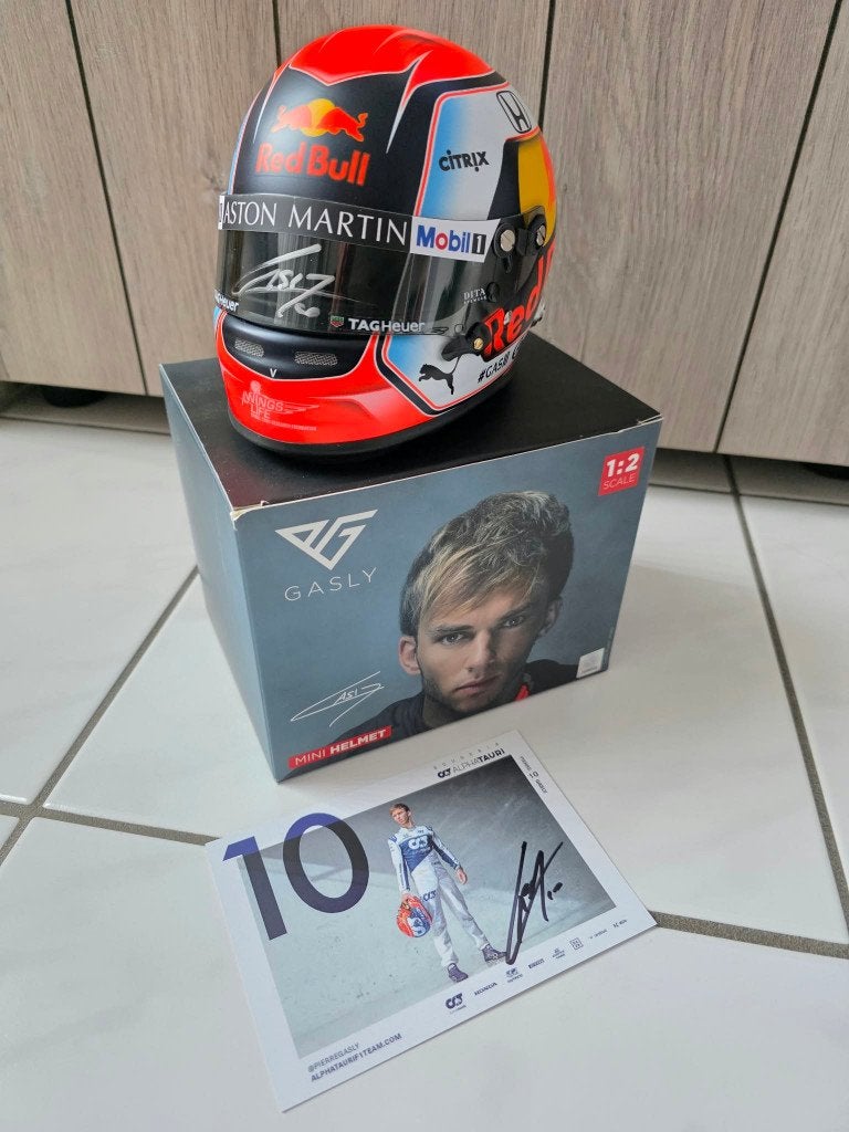 1/2 F1 helm Pierre Gasly 2019 Red Bull * GESIGNEERD * NIEUW, Verzamelen, Ophalen of Verzenden, Nieuw, Formule 1