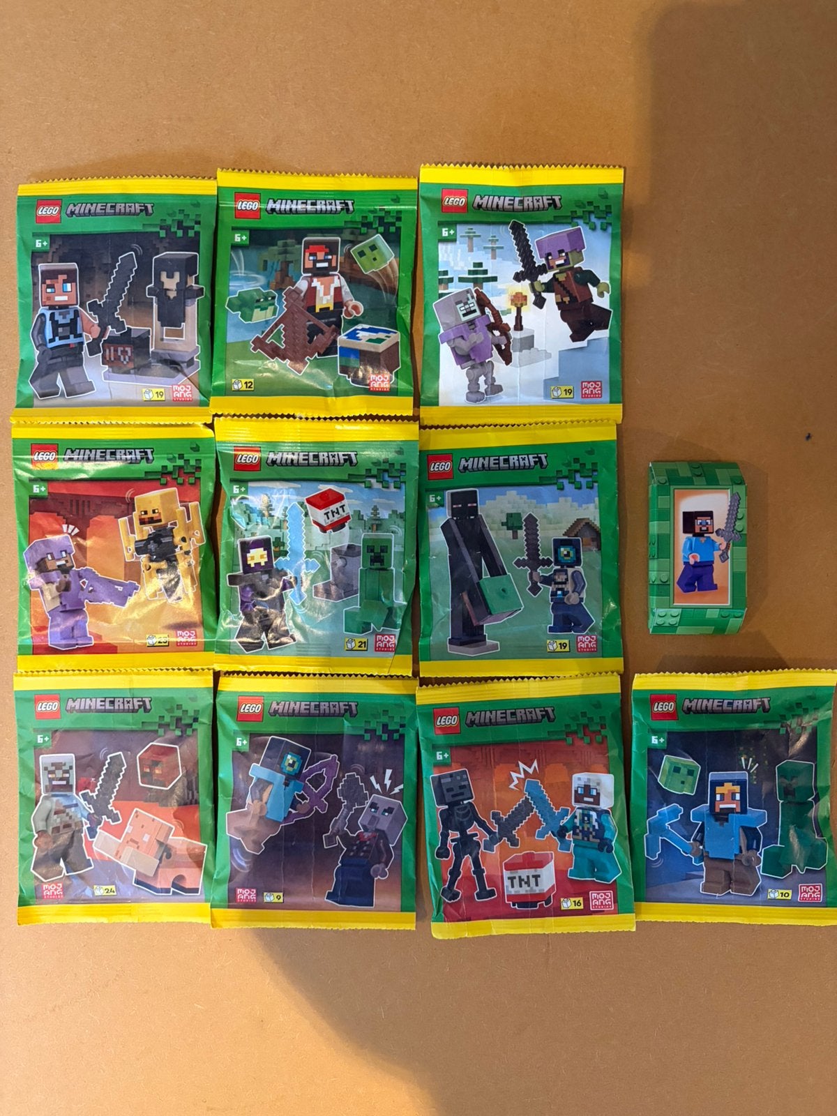 33 verschillende Lego mini figuurtjes, Overige thema's, Compleet, Lego, Nieuw