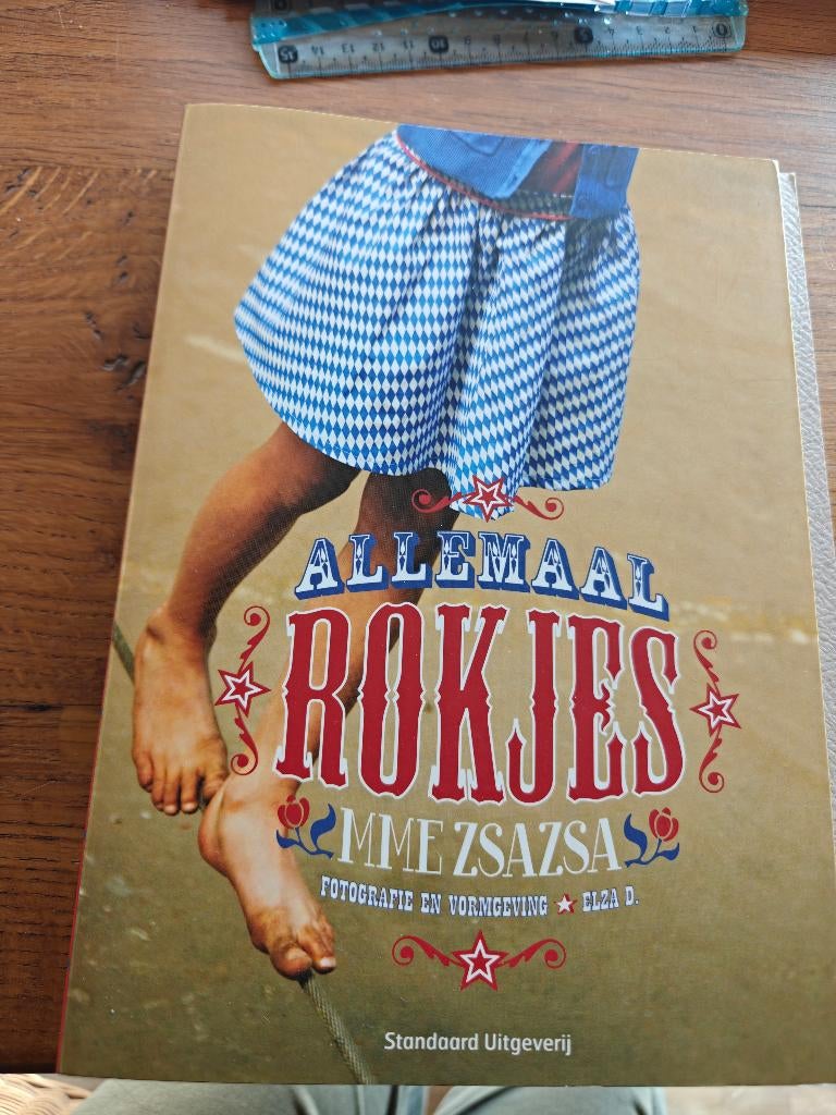 Boek: "Allemaal Rokjes" -Mme ZsaZsa NIEUW, Boeken, Ophalen, Mme Zsazsa, Nieuw, Borduren en Naaien