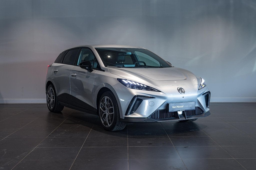 MG MG4 64 kWh Luxury, Auto's, MG, Automaat, Gebruikt, 1675 kg, 5 deurs