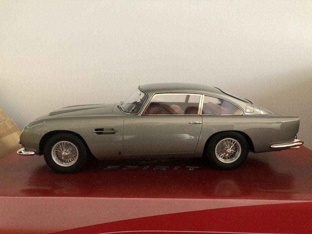 JAMES BOND 007 ASTON MARTIN DB5 1/12 GT SPIRIT Neuve + Boite, Enlèvement ou Envoi, Neuf, 1:9 à 1:12, Voiture