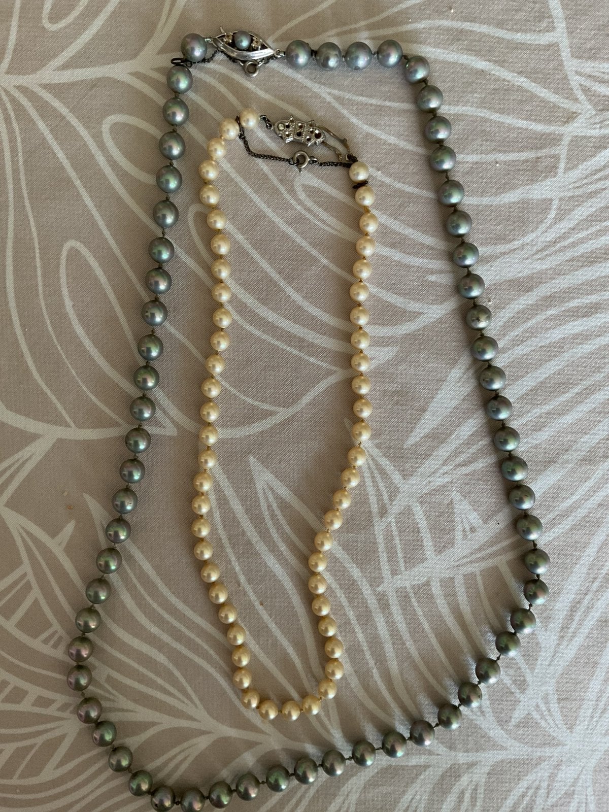 2 vintage parelkettingen met zilveren sluiting gestempeld, Antiek en Kunst, Ophalen of Verzenden