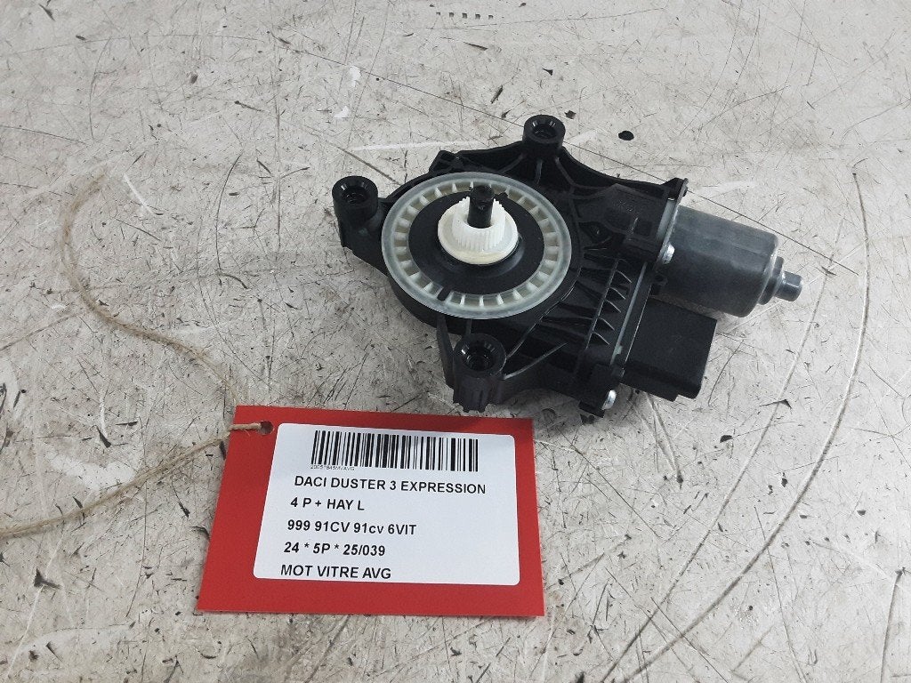 MOTEUR LEVE VITRE ELECTRIQUE AVANT GAUCHE Duster (DJF), Dacia, Mevr. I. Hauben, Utilisé, Avant