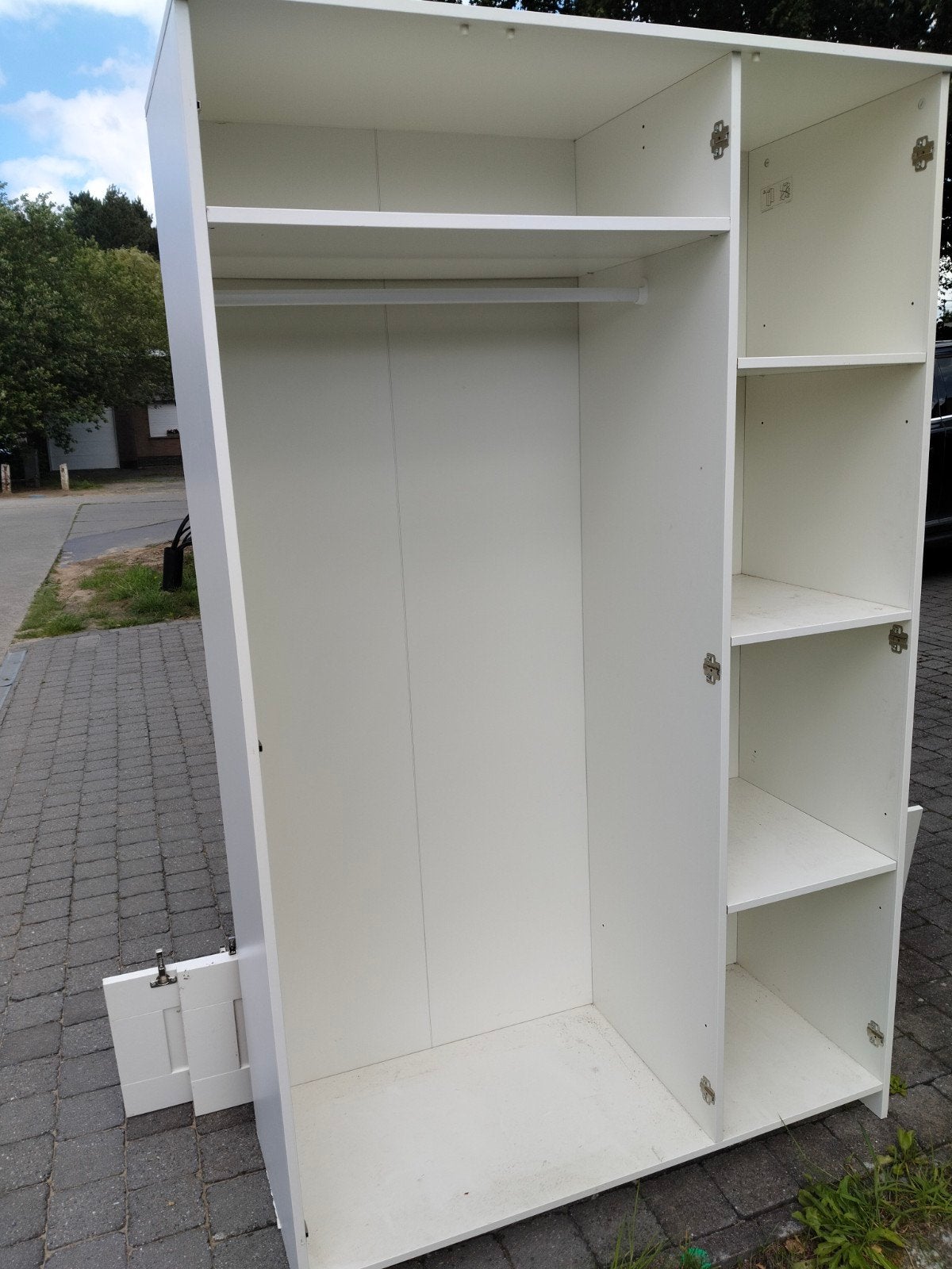 Gratis 3 deurs kast , 1 deur met spiegel, Huis en Inrichting, Ophalen