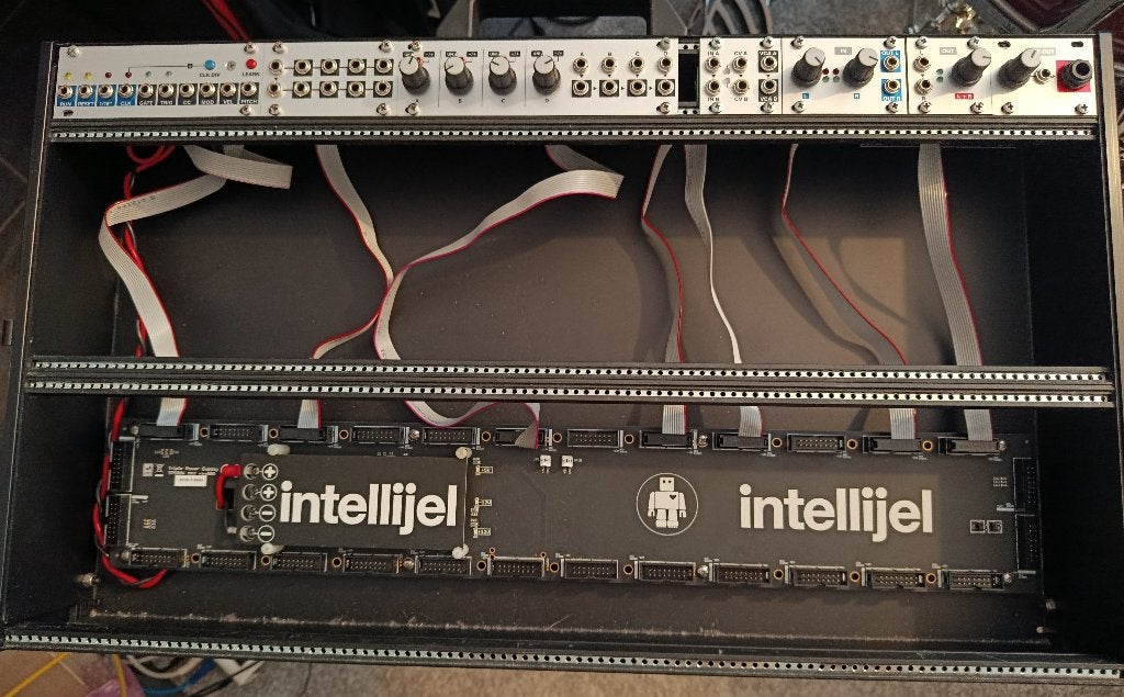 Intellijel Case 7u 2*104HP + modules 1u, Musique & Instruments, Modules de son, Enlèvement, Utilisé, Autres marques
