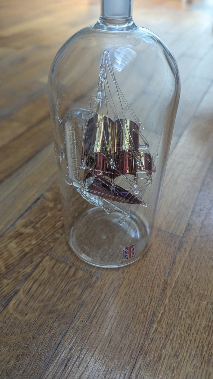 Bateau en bouteille HMS Victory; Collection Mayflower Glass, Enlèvement