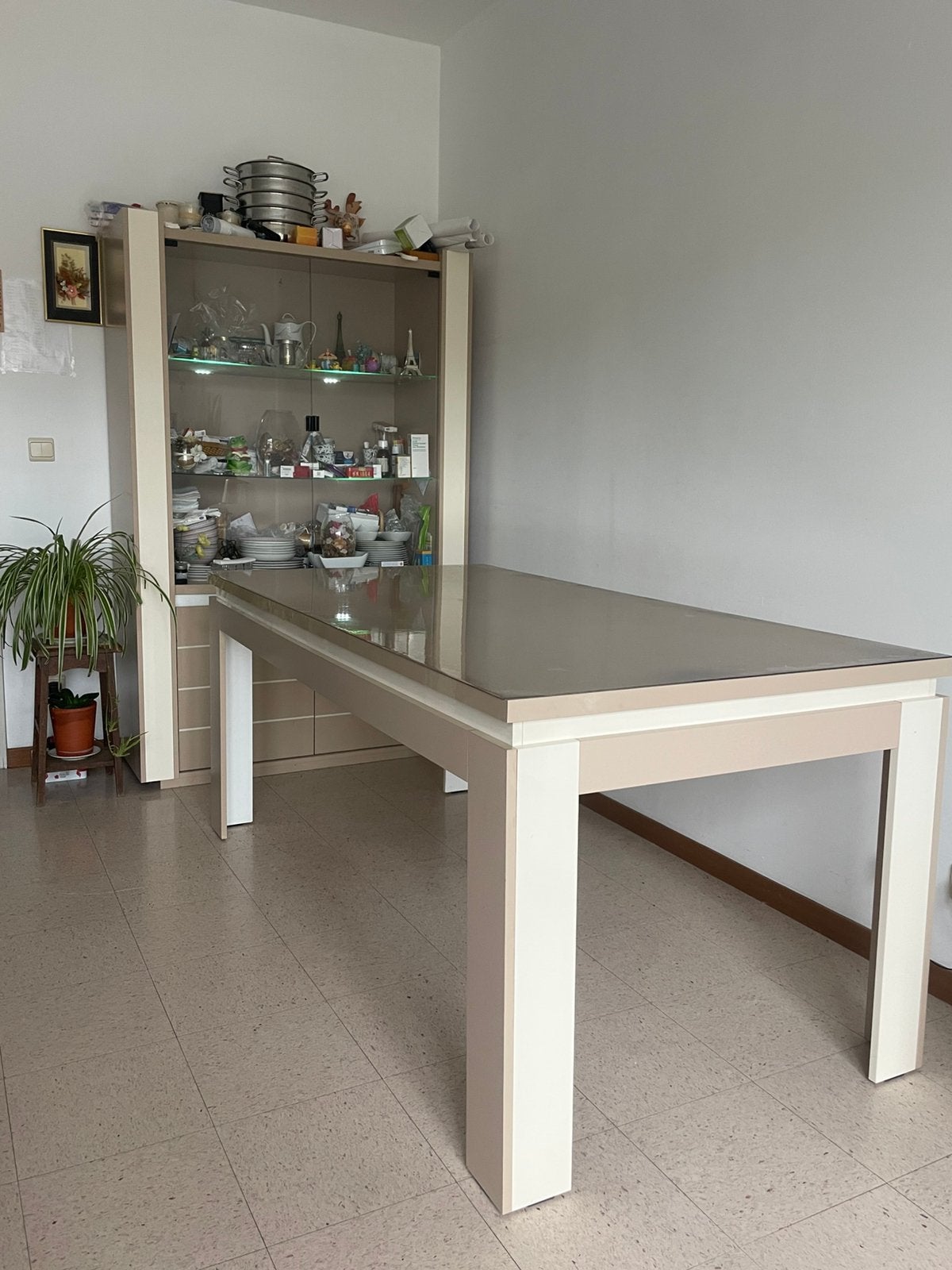 Table de salle à manger et vaisselier assorti, Maison & Meubles, Enlèvement, Comme neuf