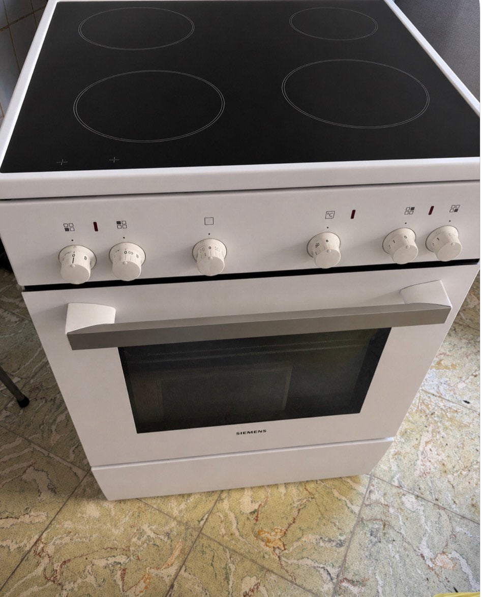 Siemens fornuis met oven(zwaar model), Elektronische apparatuur, Fornuizen, Ophalen, Gebruikt, Hete lucht, 60 cm of meer