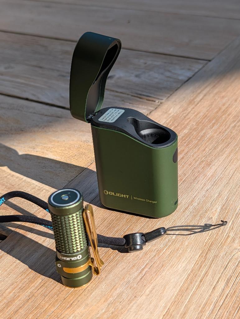 Olight Baton 4 avec étui, Envoi, Comme neuf, Batterie