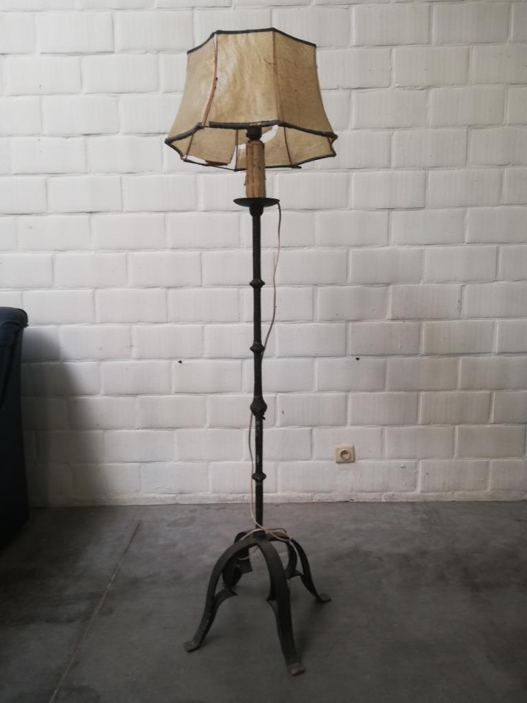 Lampe sur pied forgée, Enlèvement