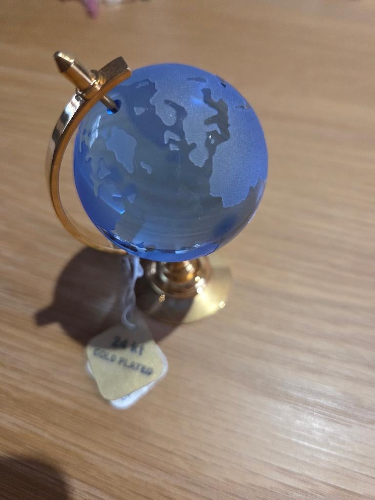 Bohemian handmade art cut glass paperweight wereldbol, Antiek en Kunst, Ophalen