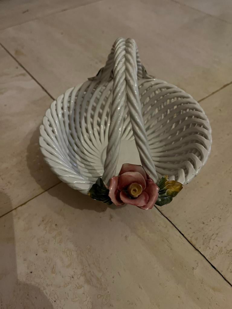 Vintage Capodimonte geweven mandje, Antiek en Kunst, Ophalen