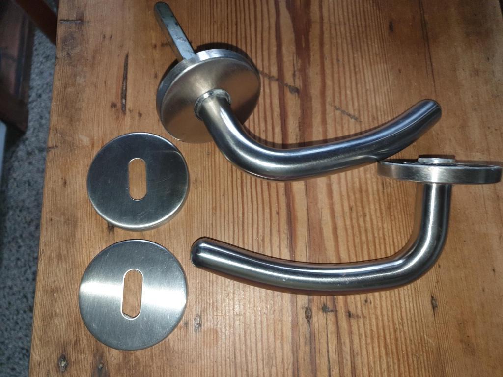 Poignée porte + rosace Inox (comme neuf), Enlèvement ou Envoi, Comme neuf, Inox, Loquet ou Poignée