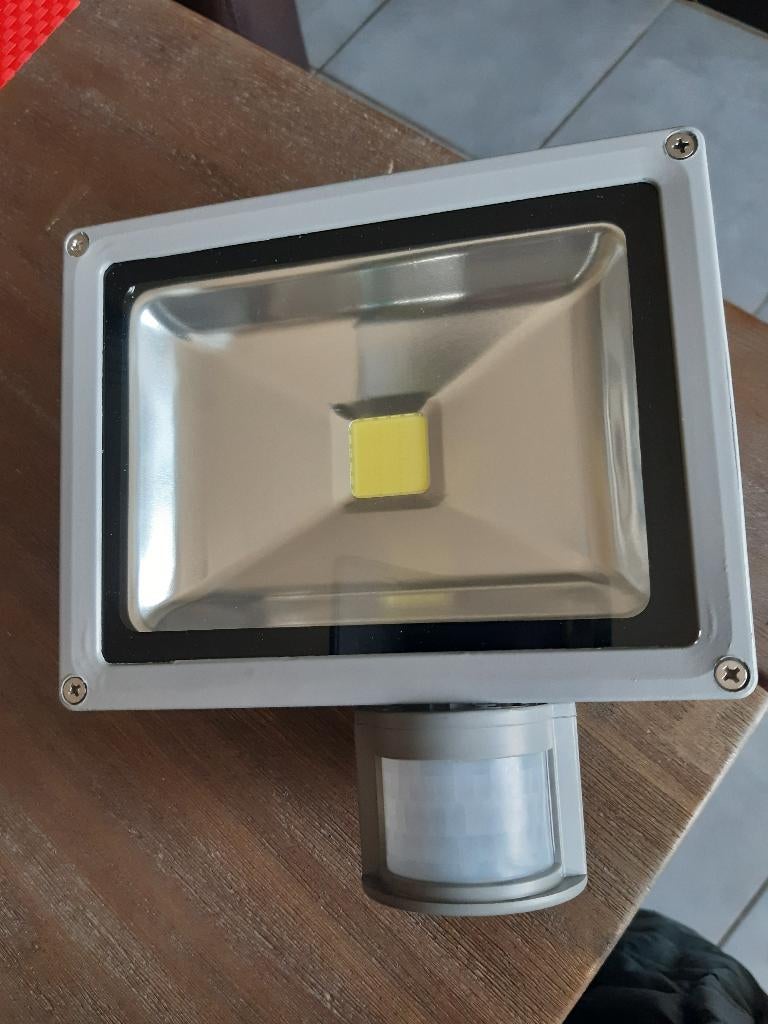 halogene, Maison & Meubles, Enlèvement, Neuf, LED