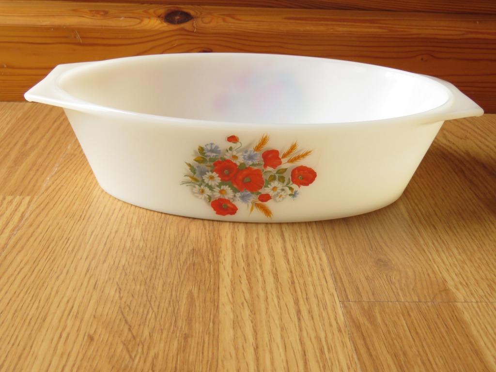 vintage arcopal plat pour le four motifs fleurs des champs, Enlèvement ou Envoi, Comme neuf, Récipient(s)