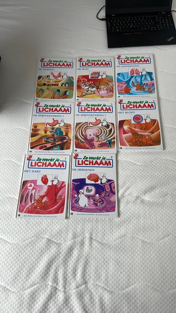 8 boeken over het menselijk lichaam, Ophalen, Zo goed als nieuw