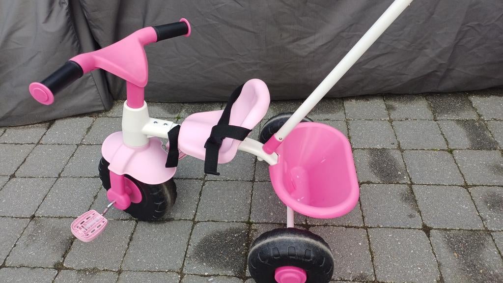 Feber driewieler roze met afneembaar handgreep, Enfants & Bébés, Enlèvement, Utilisé, Véhicule à pédales