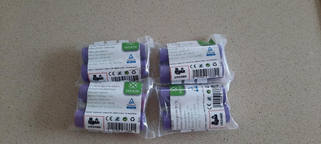 8 Oplaadbare lithium-ion batterijen voor Woox cam en lader, Enlèvement ou Envoi, Neuf