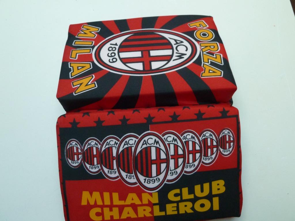 MILAN CLUB * CHARLEROI EFFEN KUSSEN, Ophalen of Verzenden, Zo goed als nieuw, Overige typen