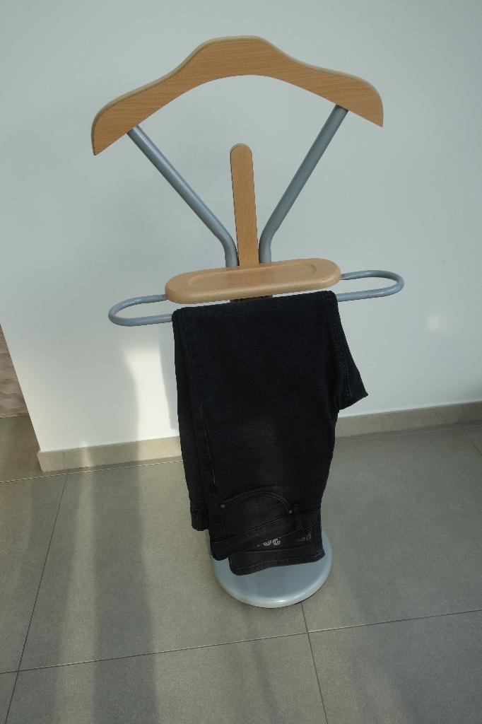 Zeer stabiele dressboy / staande kledingkapstok, Huis en Inrichting, Woonaccessoires | Kapstokken, Ophalen, Hout