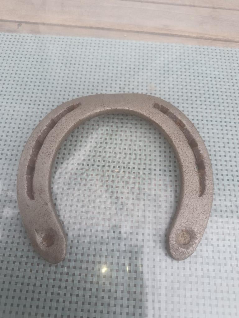 Ancien fer à cheval en bon état, Enlèvement ou Envoi