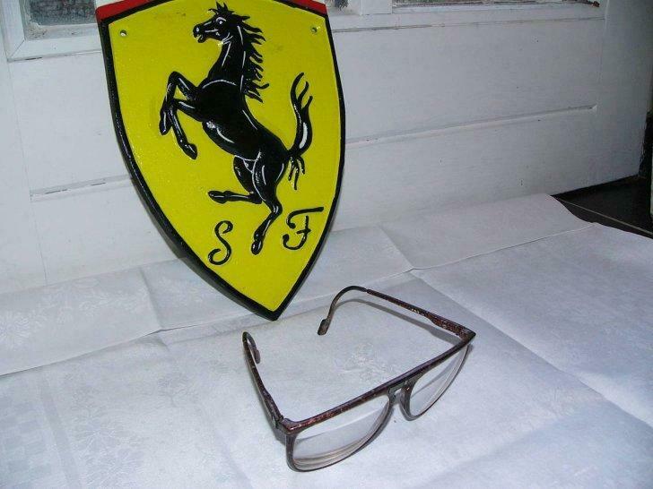 FERRARI monture lunette bordeaux foncé, Auto's, Overige modellen, Bedrijf, Overige carrosserie, Te koop