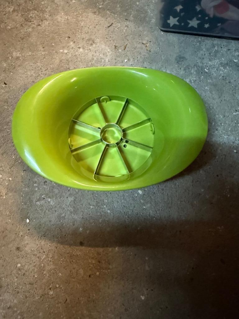 Coupe pomme IKEA vert, Maison & Meubles, Cuisine| Tupperware, Enlèvement ou Envoi, Neuf, Vert, Autres types