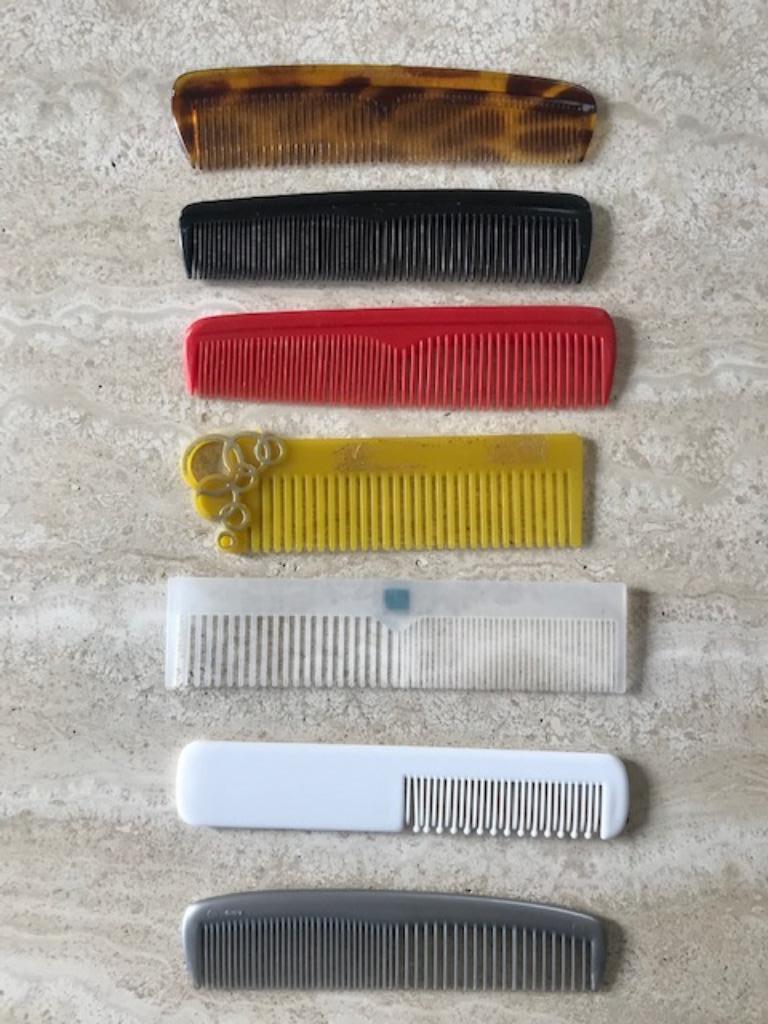 Set nieuwe kleine kammen (nr1442), Bijoux, Sacs & Beauté, Beauté | Soins des cheveux, Enlèvement ou Envoi, Neuf, Peigne ou Brosse