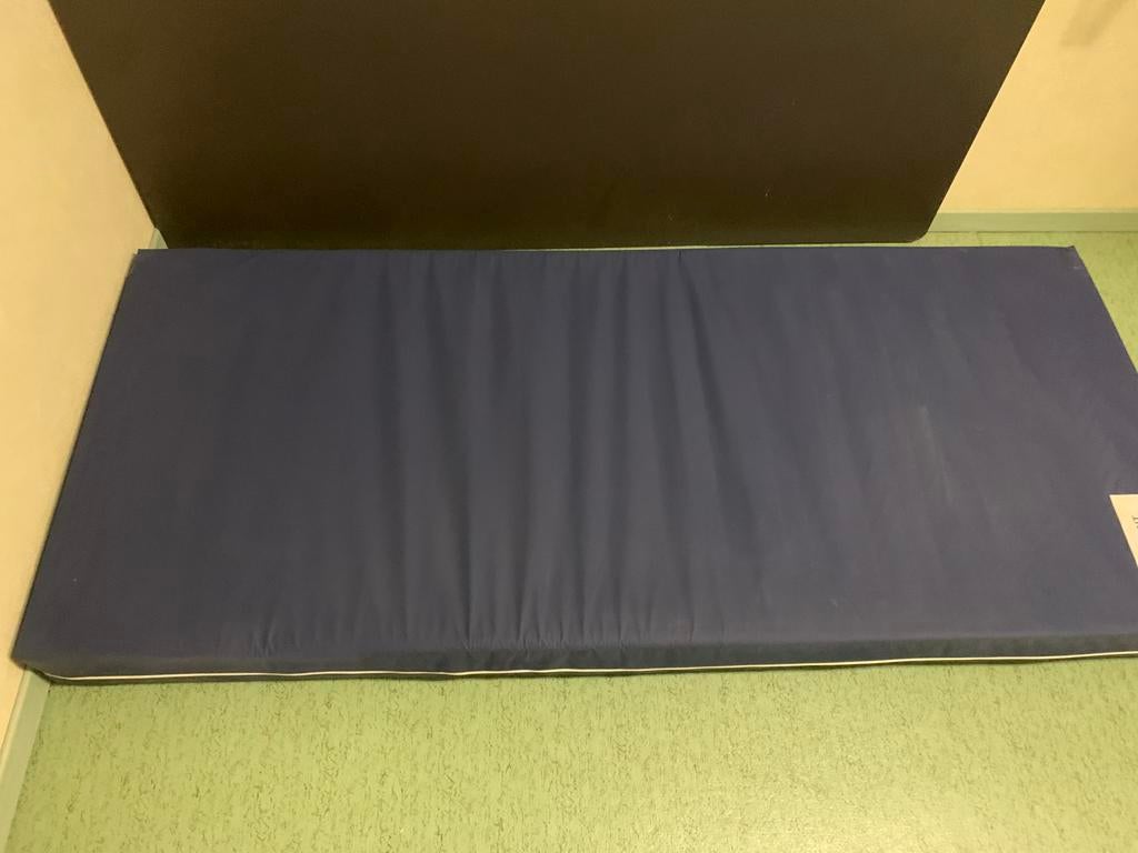 Matras 2 meter op 90 cm, Caravans en Kamperen, Ophalen, Zo goed als nieuw