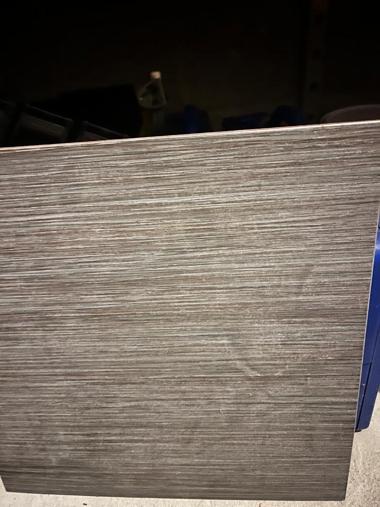Tegel 33 x 33 (7 p) bruin gelinieerd, Ophalen, Nieuw