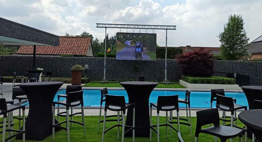 Modulair ledscherm P3.9 van 2.5m² tot...in/outdoor, TV, Hi-fi & Vidéo, Appareils professionnels, Comme neuf, TV et Émetteurs, Enlèvement