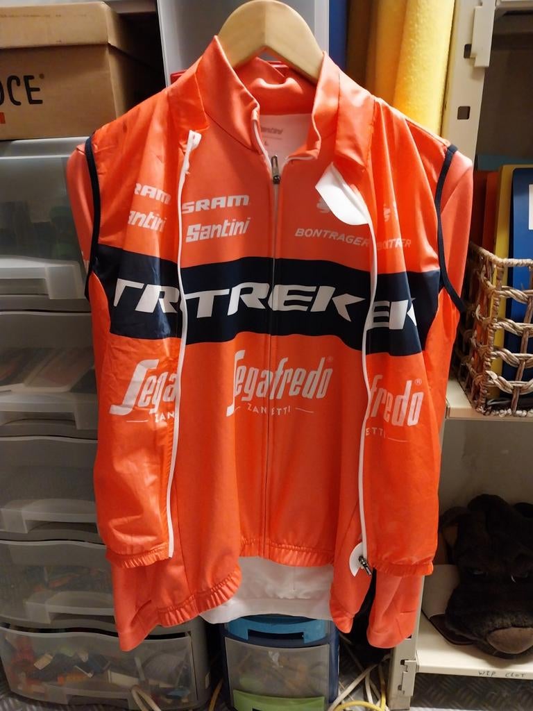 Trui lange mouwen en.windjacket trek segafredo large, Ophalen