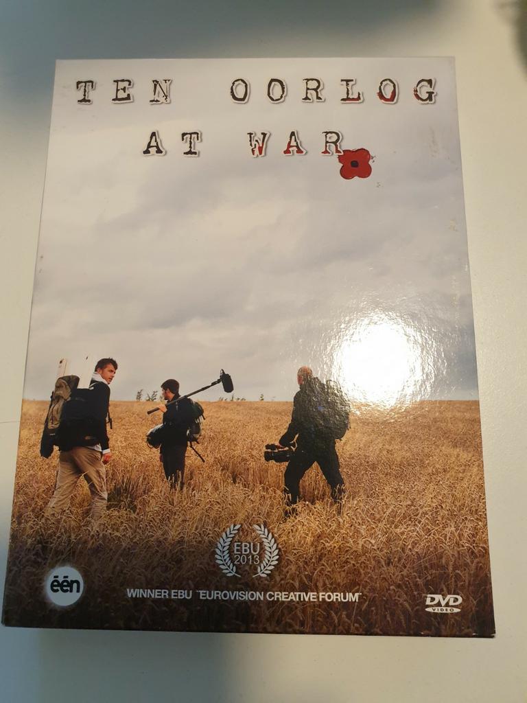 TEN OORLOG AT WAR  Arnout Hauben DEEL 1 WO 1 DVD ZELDZAAM, Enlèvement ou Envoi, Comme neuf