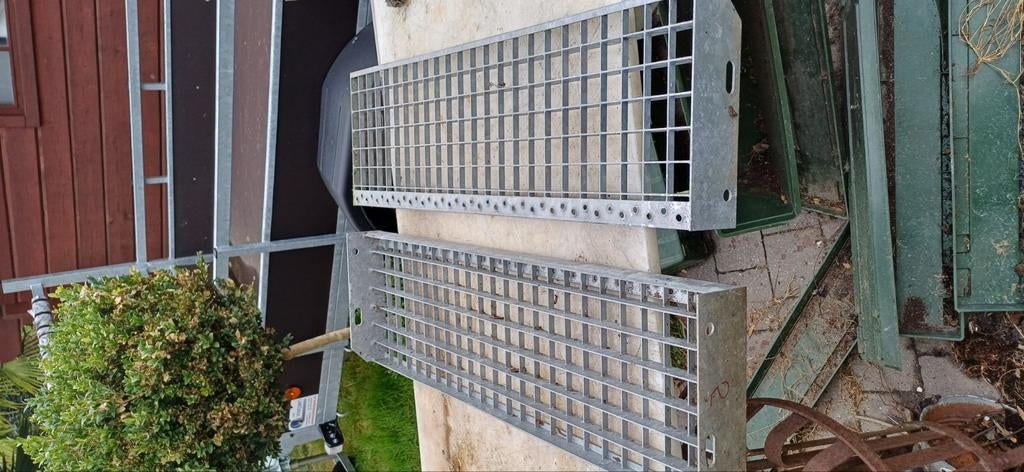 Traptreden gegalvaniseerd, Doe-het-zelf en Bouw, Ophalen, Zo goed als nieuw