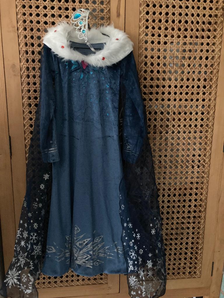 Elsa kostuum Frozen met laarsjes & kroon, Ophalen, Overige figuren, Zo goed als nieuw, Kleding of Textiel