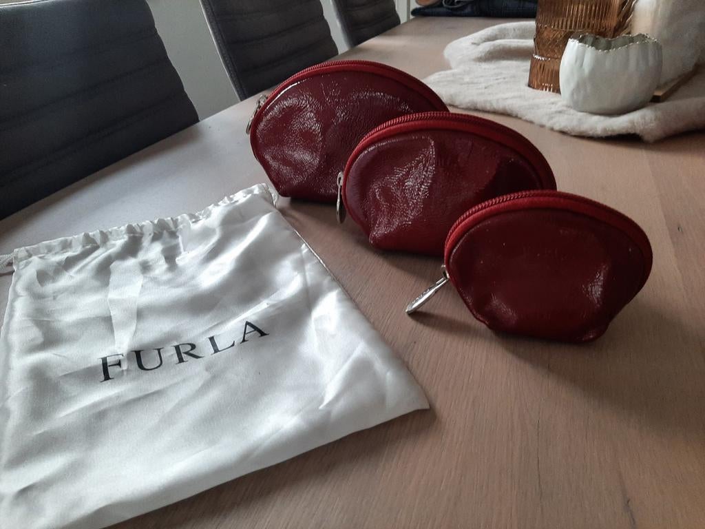 FURLA 3-Delige set make up tasjes (nwpr 127eur), Enlèvement ou Envoi, Comme neuf, Rouge, Femme