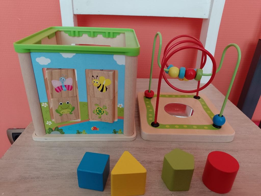 Houten kubus met verschillende speelfuncties, Ophalen, Zo goed als nieuw