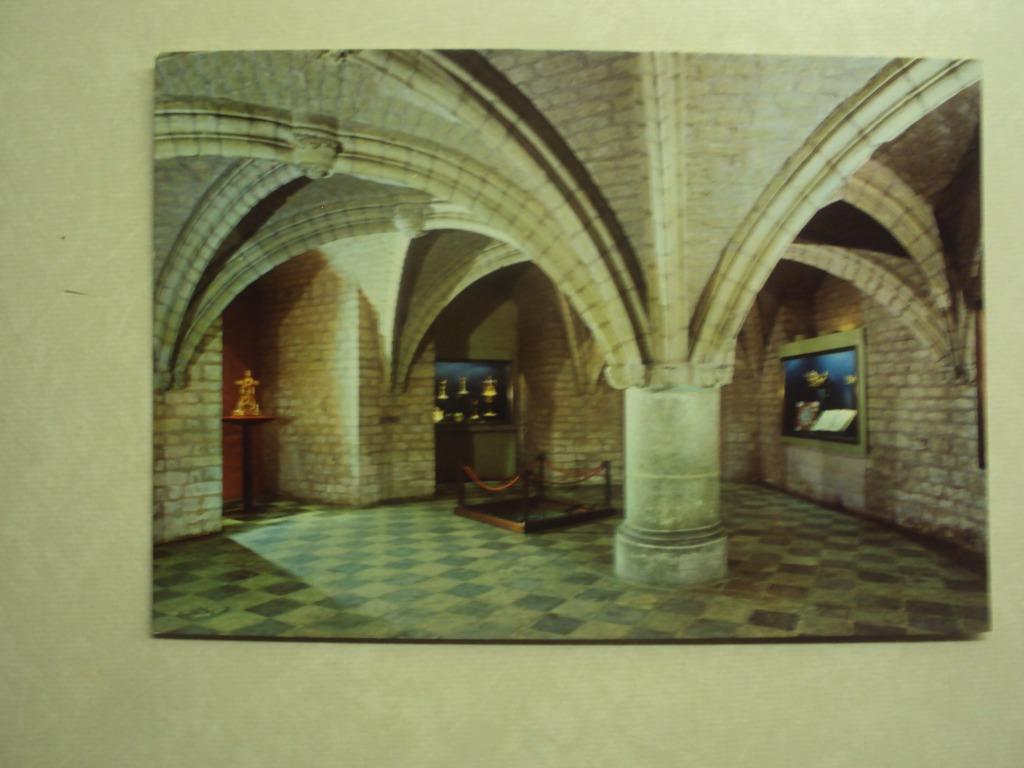 54515 - HALLE - BASILIEK - CRYPTE MET SCHAT - ZIE 2 FOTO'S, Envoi