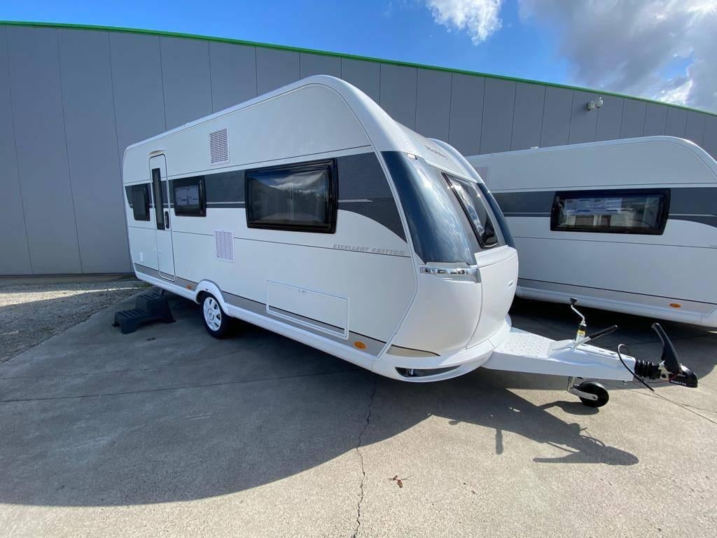 HOBBY EXCELLENT EDITION 495 UL, Caravans en Kamperen, Caravans, Bedrijf, tot en met 4, Hobby, 2 aparte bedden, Omvormbare zithoek