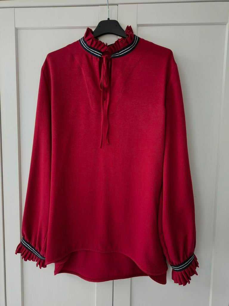 Nieuwe mooie donkerrode blouse maat 38 van Giovane, Kleding | Dames, Maat 38/40 (M), Ophalen of Verzenden, Zo goed als nieuw, Giovane