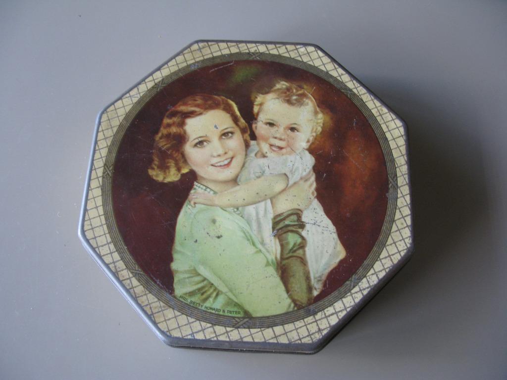 Vintage doos van BETTY HOWARD & PETER., Verzamelen, Blikken, Gebruikt, Overige, Overige merken, Ophalen of Verzenden