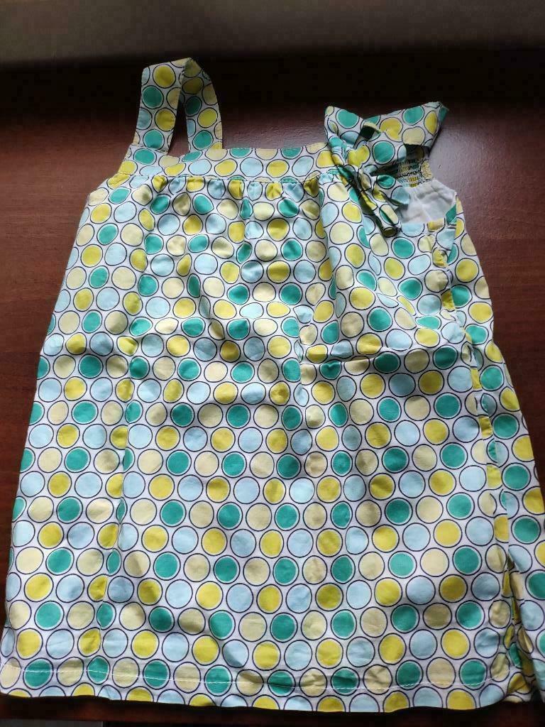 Fris zomers tshirt zonder mouwen en bijpassende haarband 110, Enlèvement ou Envoi, Utilisé, Fille, Chemise ou À manches longues