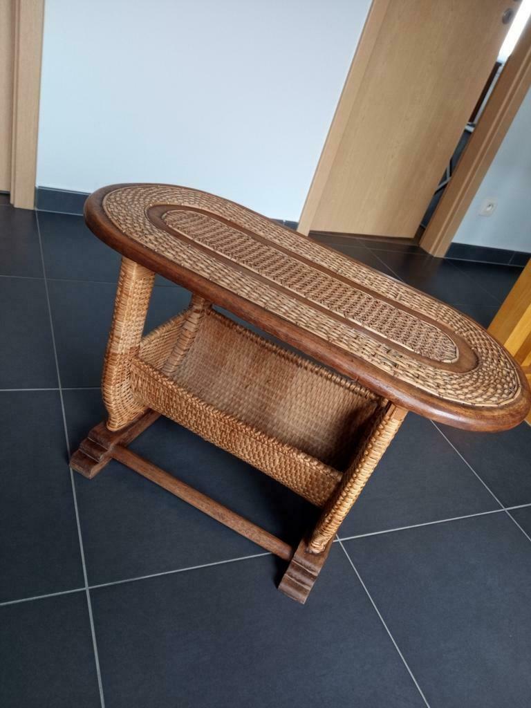 Table et porte  journaux Africaine, Maison & Meubles, Enlèvement