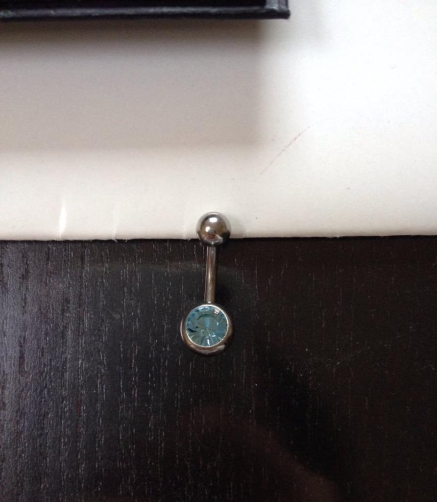 Piercing nombril, Handtassen en Accessoires, Piercings, Ophalen of Verzenden, Zo goed als nieuw, Navelpiercing