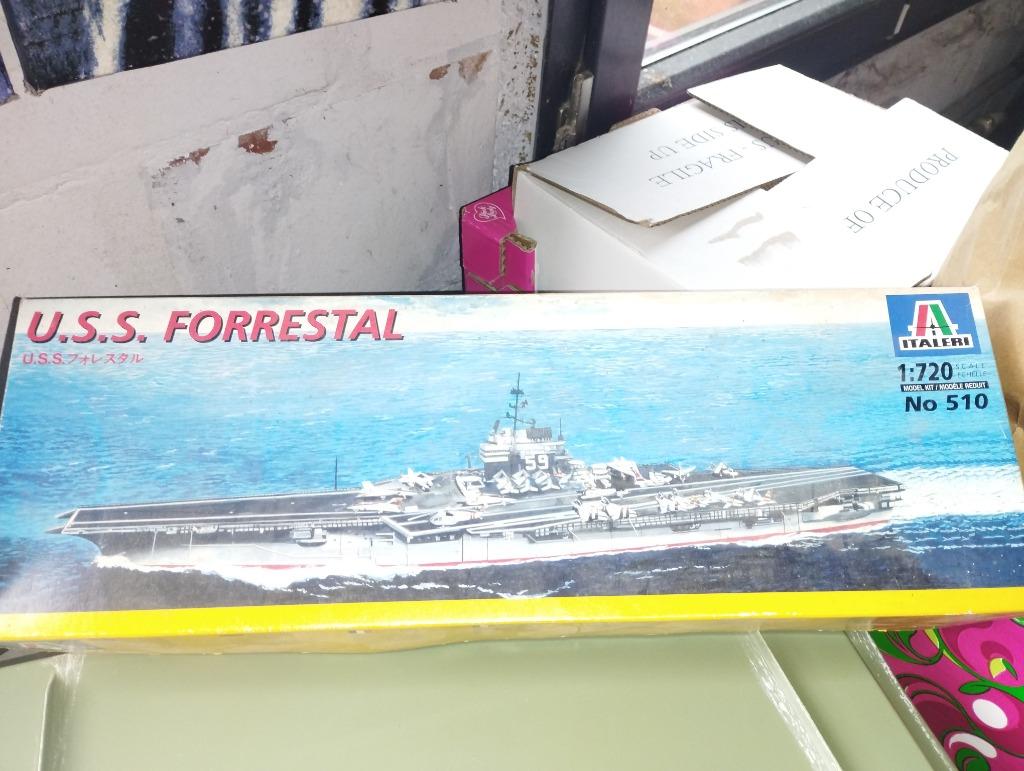USS Forrestal CV-59 Italeri 510, Hobby en Vrije tijd, Modelbouw | Boten en Schepen, Ophalen of Verzenden, Nieuw, 1:200 of kleiner
