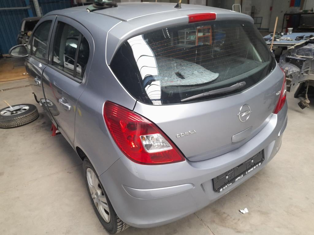 Nombreuses pièces OPEL CORSA D 1300 diesel // 5060 AUVELAIS, Enlèvement ou Envoi, Arrière, Opel, Utilisé