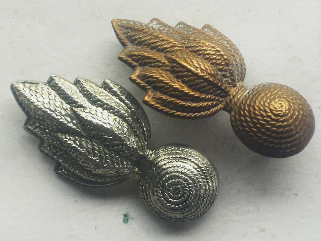 Insignes des Grenadiers belges à acquérir séparément, Verzamelen, Militaria | Algemeen, Verzenden, Landmacht, Embleem of Badge