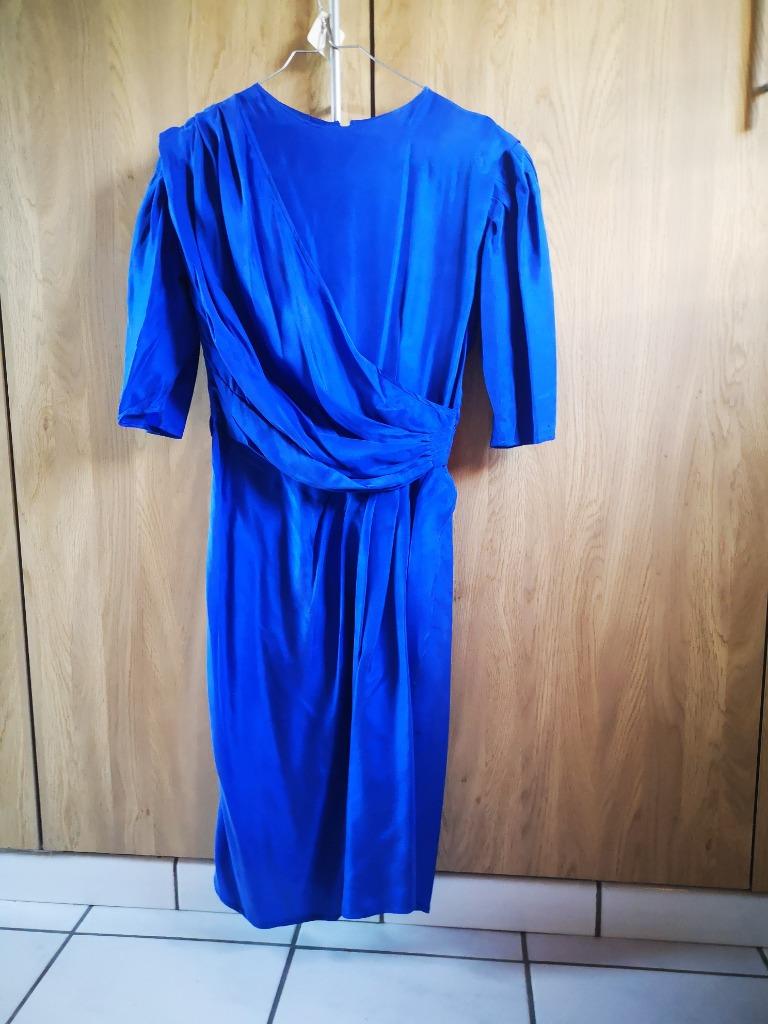 Blauw kleed in zijde maat 38, Ophalen of Verzenden, Zo goed als nieuw, Maat 38/40 (M), Blauw